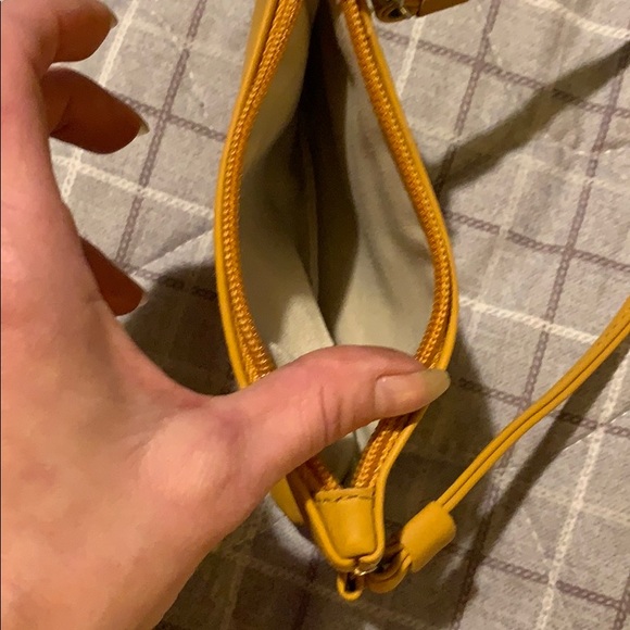 Tan wristlet - Picture 3 of 3